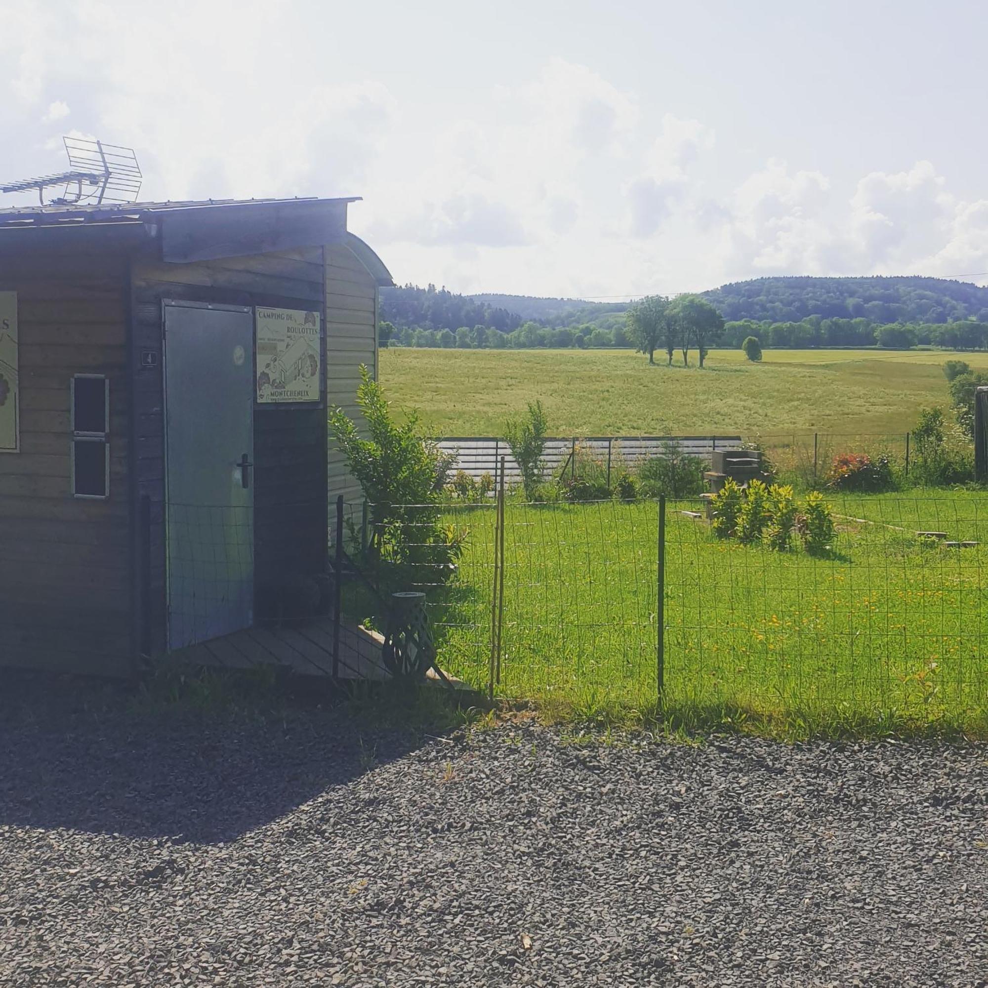 Logement Insolite Au Coeur De L'Auvergne Rochefort-Montagne ภายนอก รูปภาพ